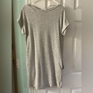 Adorable and comfortable- maxi dress with pockets!! Size L?